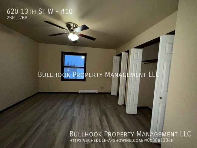 Building Photo - 2 bedroom 1-1/2 bath - Townhouse - Close t...