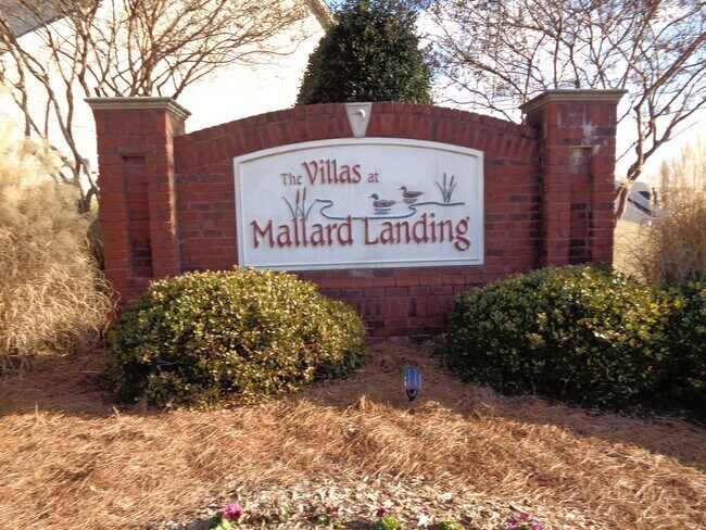 Building Photo - APPLICATION PENDING-Clemmons-Lovely Patio Home with Sunroom