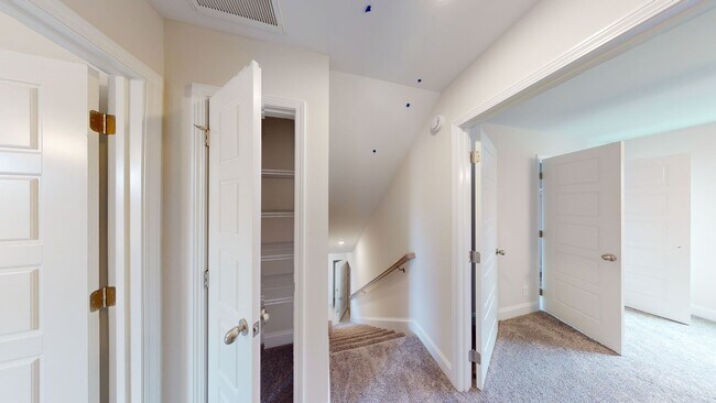 Building Photo - Modern Comfort Meets Everyday Convenience in Clarksville