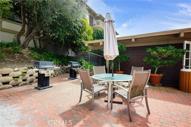 Building Photo - 6542 Ocean Crest Dr