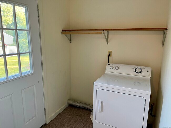 Building Photo - 55 Greenlawn Dr