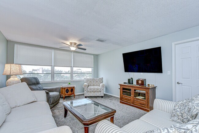 Building Photo - 5575 Gulf Blvd