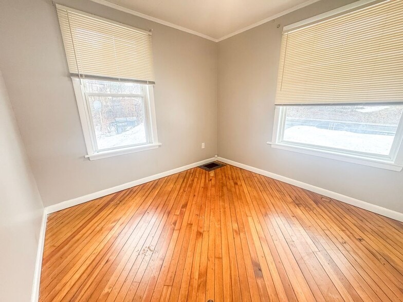 Building Photo - 224 Millville Ave