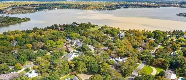 Building Photo - 7141 Twin Tree Ln