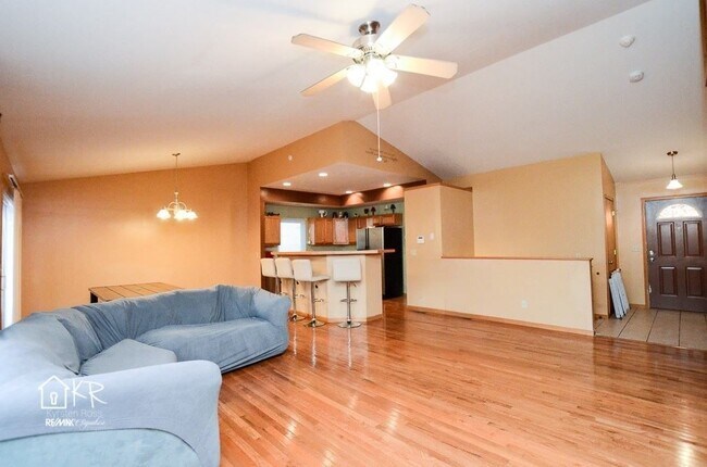 Building Photo - FENCED BACKYARD, CLOSE TO FT. RILEY!