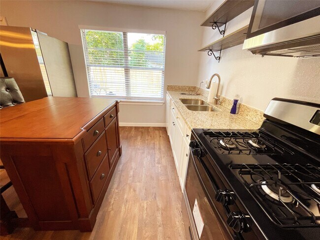 Building Photo - 3627 Keeland St