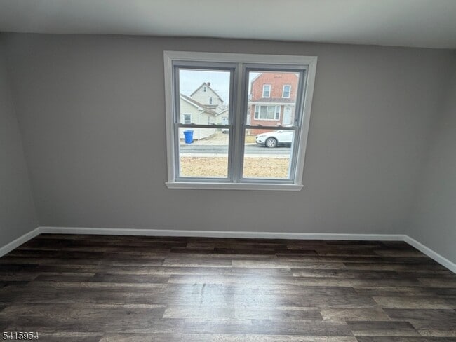 Building Photo - 37 Quaid St