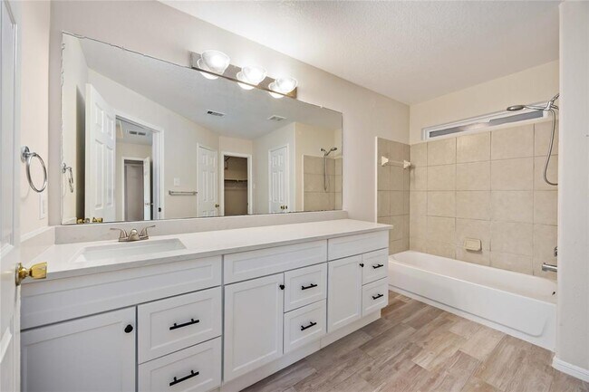 Building Photo - 29319 Alba Rose Dr