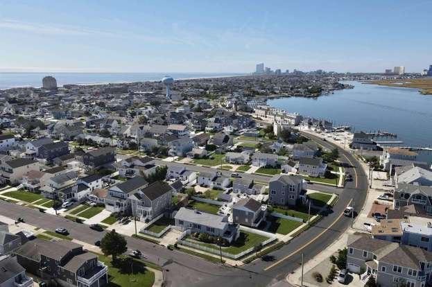 Building Photo - 100 Sheridan Square
