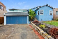 Building Photo - Beautiful 3 Bedroom Home In Millsmont!