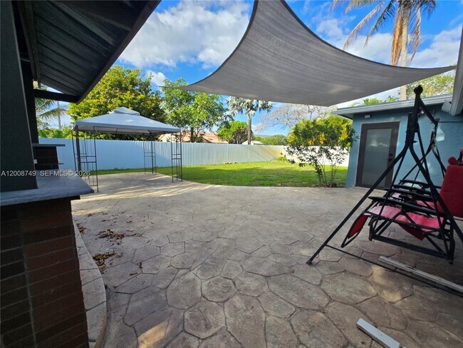 Building Photo - 11578 NW 39th Pl