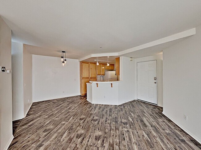 Building Photo - Beautiful 2BR/2BA Condo in Scripps Highlands with Private Patio & Garage
