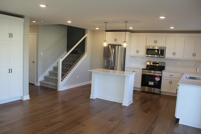 Building Photo - PKR Investments LLC(3715SWClaytonDR)