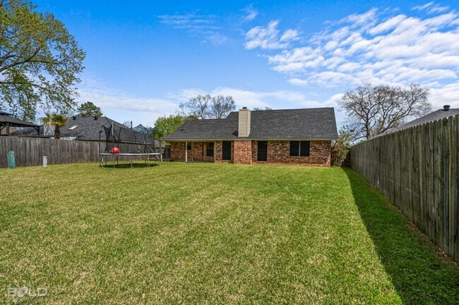 Building Photo - 501 Southwood Dr