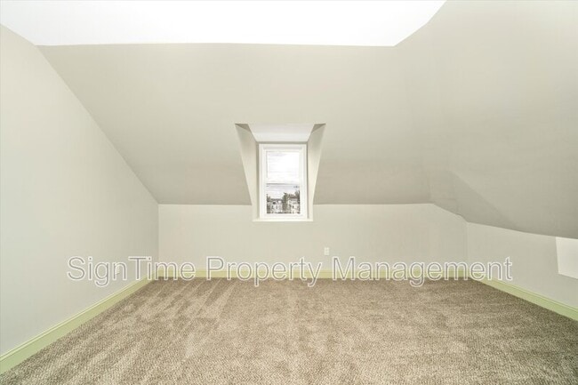 Building Photo - 25 Wayside Ave