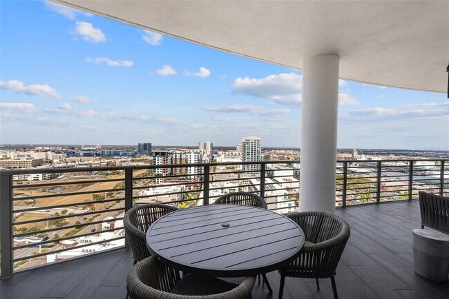 Building Photo - 1209 E Cumberland Ave