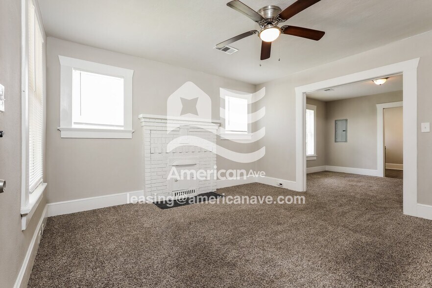 Building Photo - 2418 Gould St