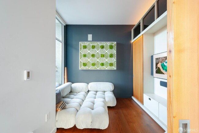 Building Photo - 1160 Mission St