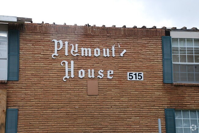 Building Photo - Jim Qualia 9/26/2007 - 515 N Plymouth Rd