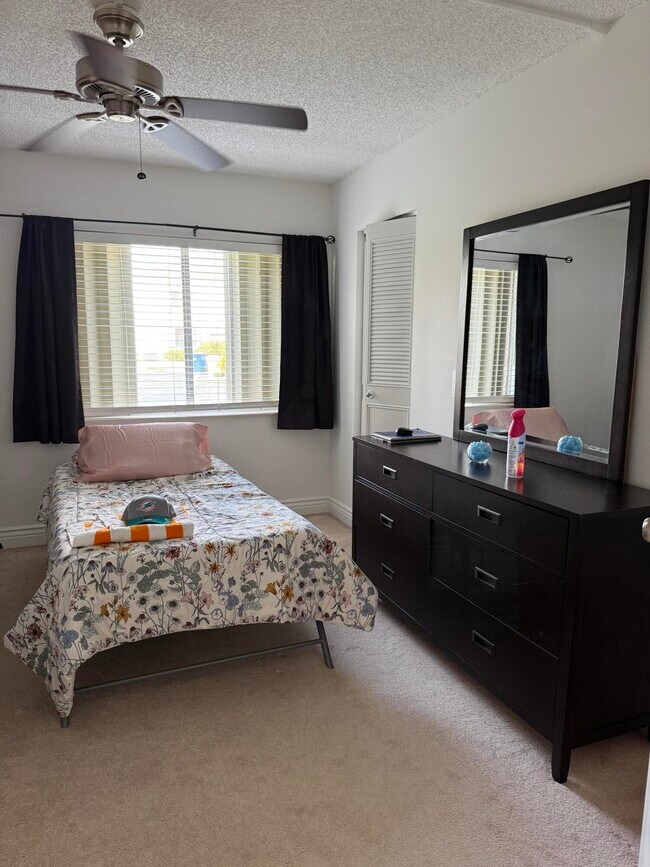Building Photo - 307 Knotty Pine Cir