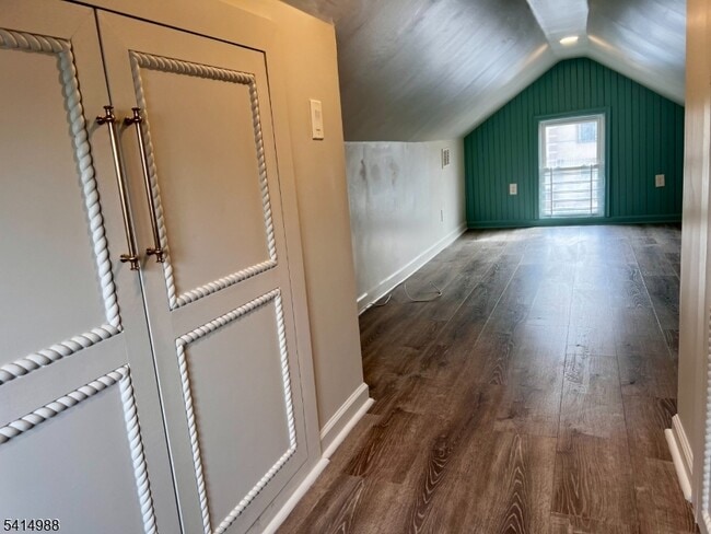 Building Photo - 51 Delaware St