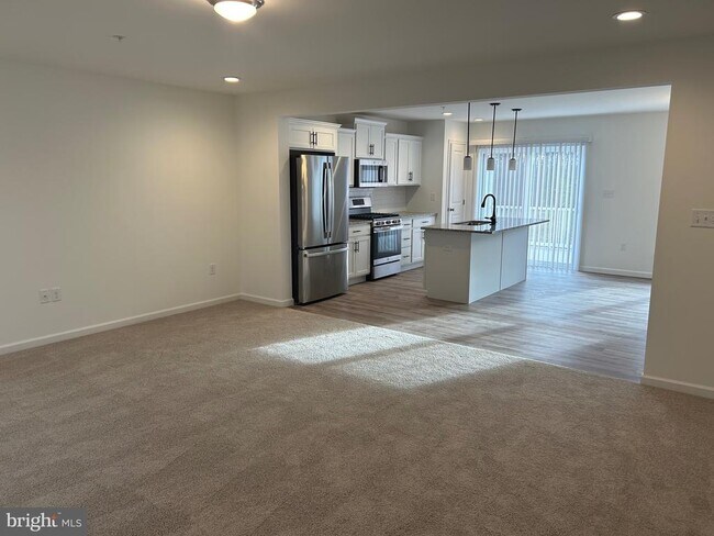 Building Photo - 8177 Lenker Dr