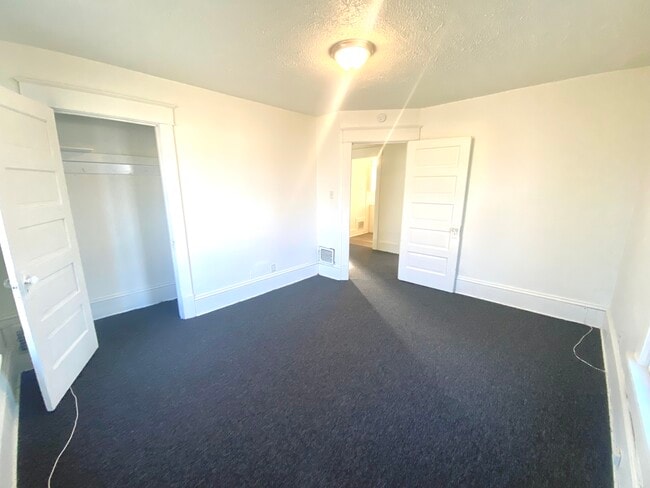 Building Photo - 1507 Garfield Ave SW
