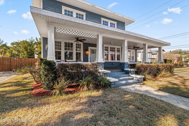 Building Photo - 2843 Oak St