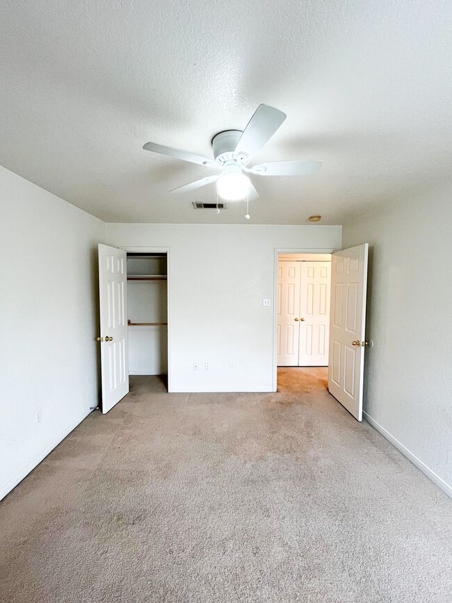 Building Photo - 312 Cedar Ridge Dr