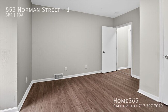 Building Photo - 553 Norman St