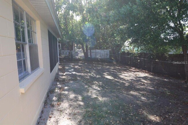 Building Photo - 12219 Partridge Hill Row