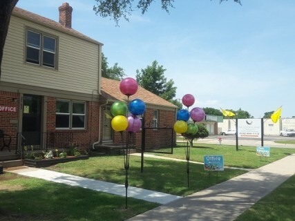 Building Photo - Meadowlark Apartments