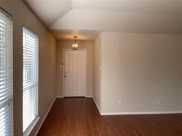 Building Photo - 9801 Nixon Dr