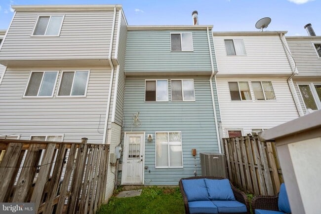 Building Photo - 8550 Blue Rock Ln