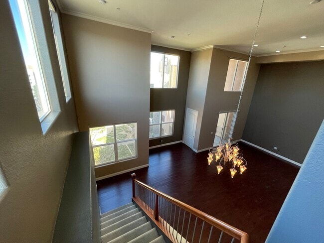Building Photo - Coming Soon-Gorgeous & Spacious Loft Style 1 Bedroom Unit in Guard Gated Manhattan Condos!