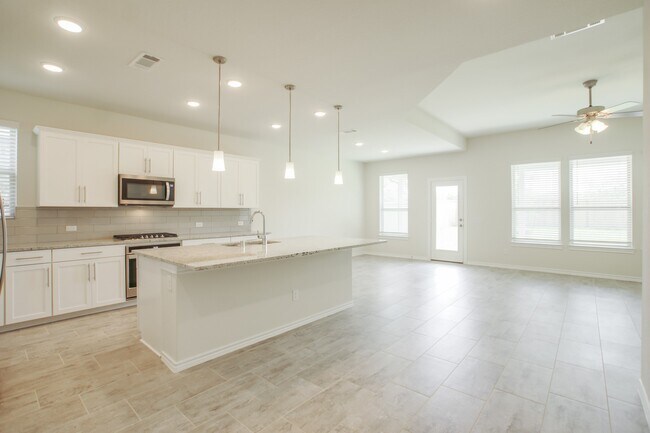 Building Photo - 3 Pioneer Canyon Pl