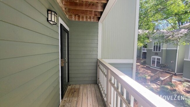 Building Photo - 1221 Westview Ln