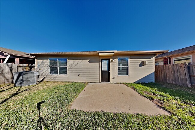 Building Photo - 19923 Juniper Berry Dr