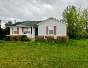 Building Photo - Adorable Oak Grove Home