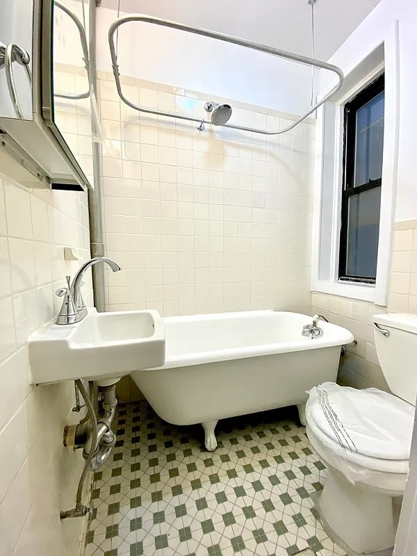 Building Photo - 519 E 83rd St