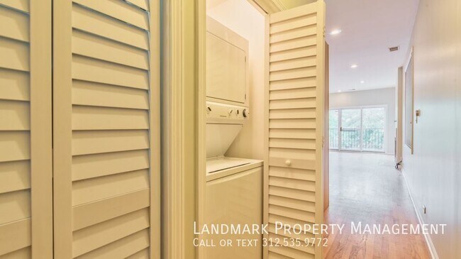 Building Photo - 1524 North Bosworth-Unit 2