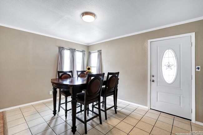 Building Photo - 358 Saratoga Dr