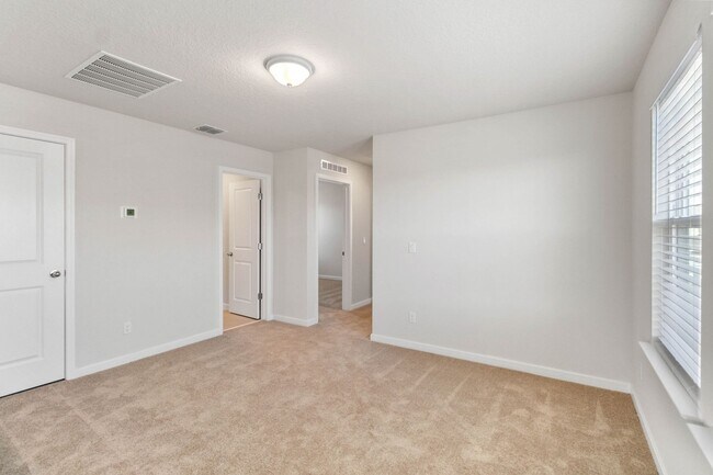 Building Photo - Beautiful 4/3 w/ Loft Energy Efficient Home for Rent in St. Cloud