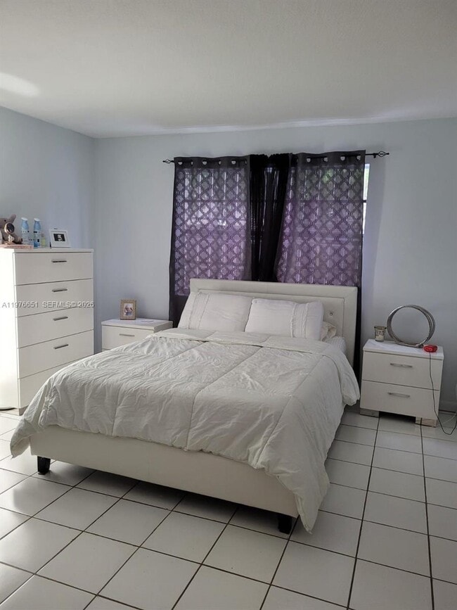 Building Photo - 10932 SW 25th St