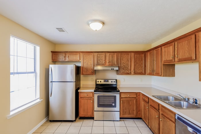 Building Photo - 6355 Sandy Ridge Curv