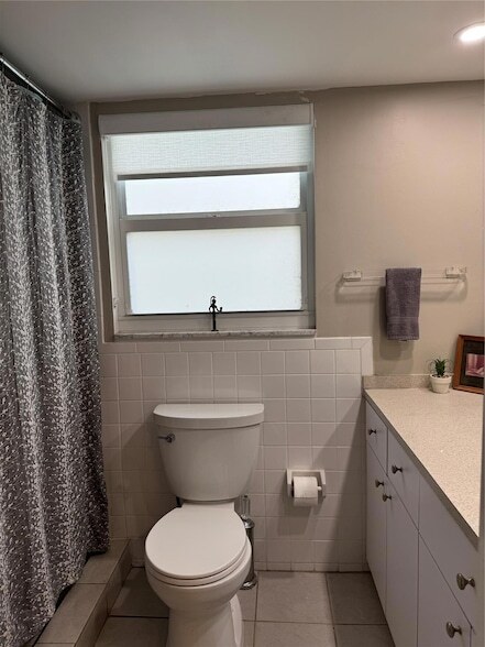 Building Photo - 2601 S Palm Aire Dr