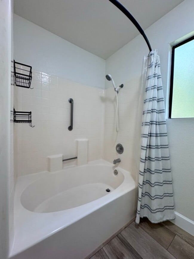 Building Photo - Spacious 4 Bedroom Home in Temecula’s Vine...