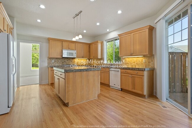 Building Photo - Spacious 5-Bedroom Oasis in the Heart of Five Oaks!