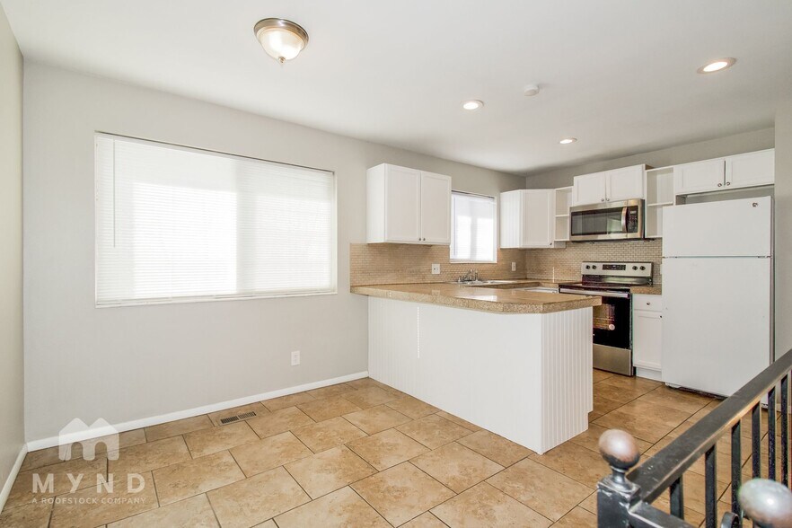 Building Photo - 9548 S 1210 E