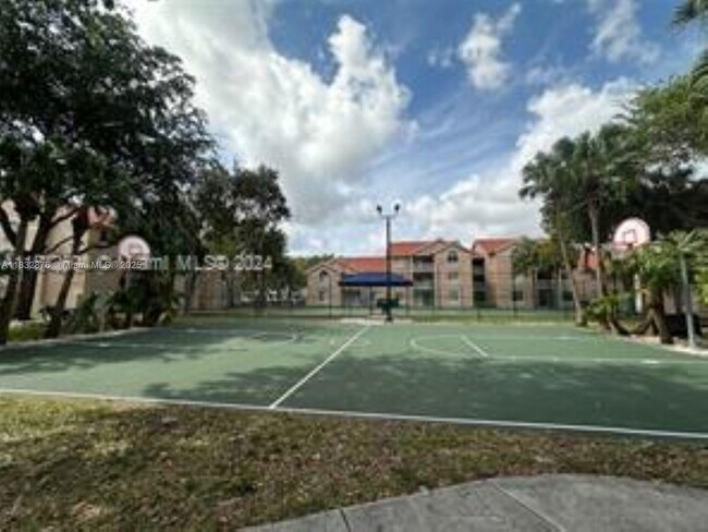 Building Photo - 10410 SW 157th Ct
